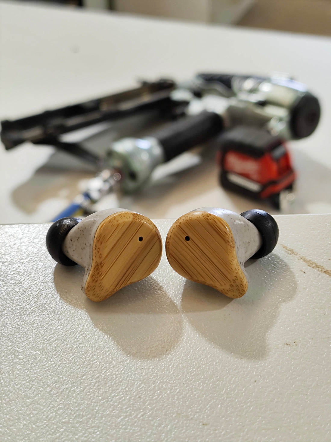 Best Wireless Earbuds for Tradies Australia: What to Look For (and What to Avoid)